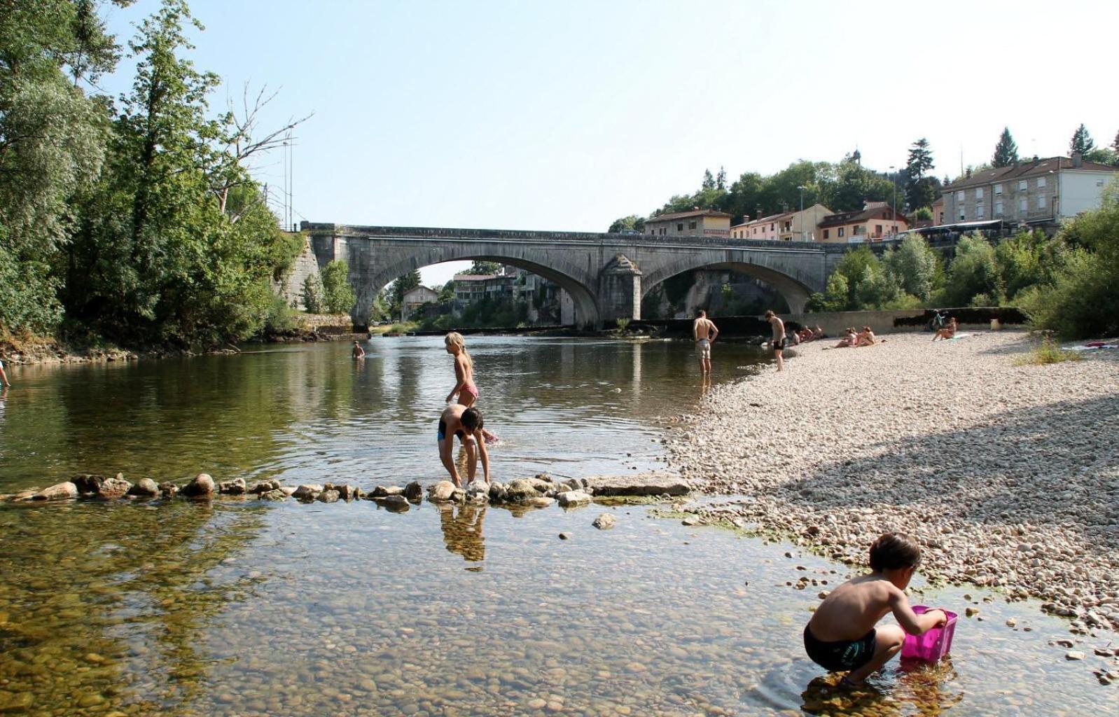 Gite L Ainstant A 2 Pas De La Riviere, Proche Cnpe Et A42 Neuville-sur-Ain Bagian luar foto